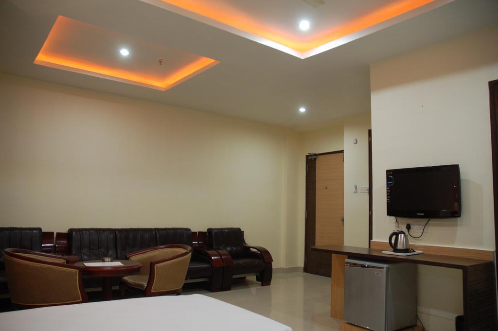 Hotel Sitara Royal ไฮเดอราบัด ภายนอก รูปภาพ