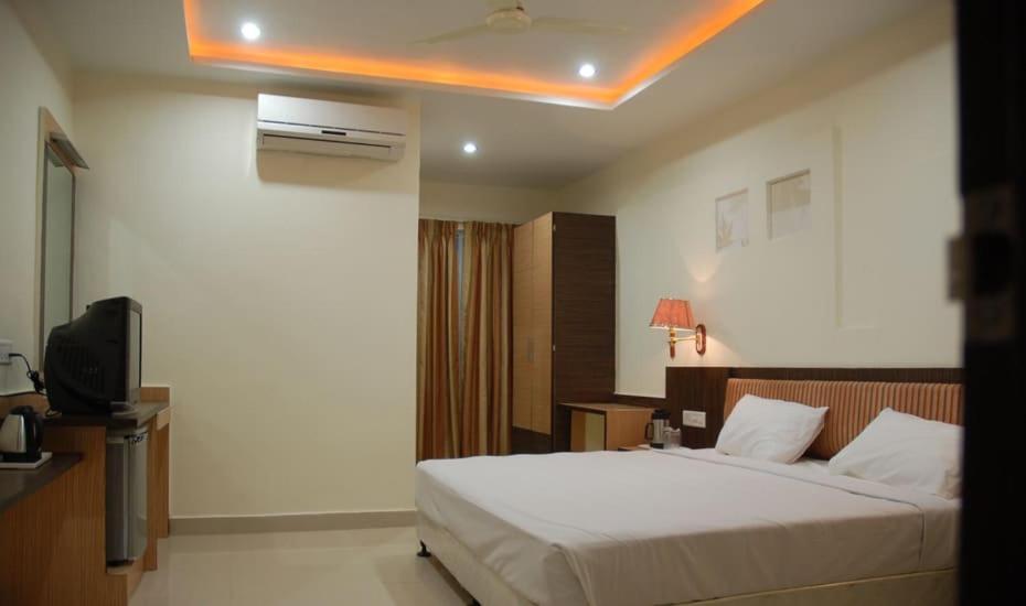 Hotel Sitara Royal ไฮเดอราบัด ภายนอก รูปภาพ